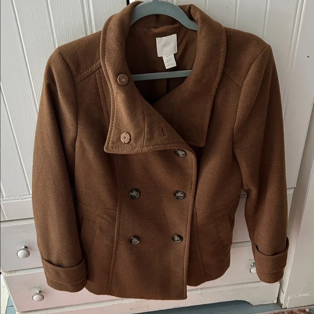 H&M Classic Tan Jacket with 2 Front Pockets and Button Up Collar if Desired EUC - Picture 1 of 7